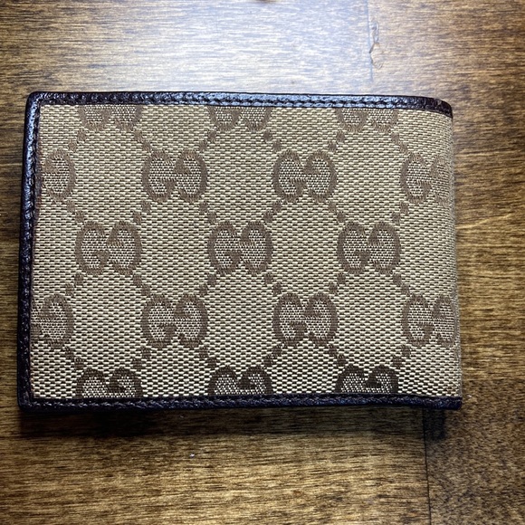 Gucci Men’s Bifold Monogram Wallet - Picture 4 of 6